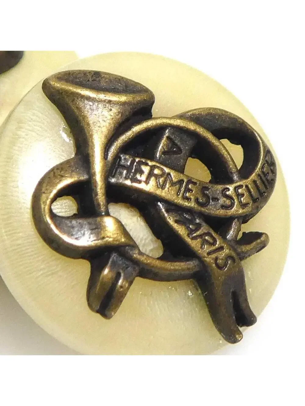 Auth Hermes Cufflinks Beige/Gold #293946H11B